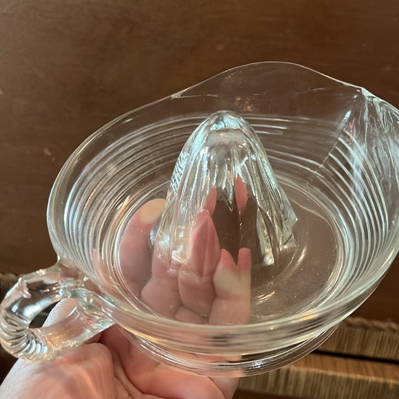 Vintage Pressed Clear Glass Lemon Squeezer Ribbed Citrus Juicer Large - Picture 3 of 4